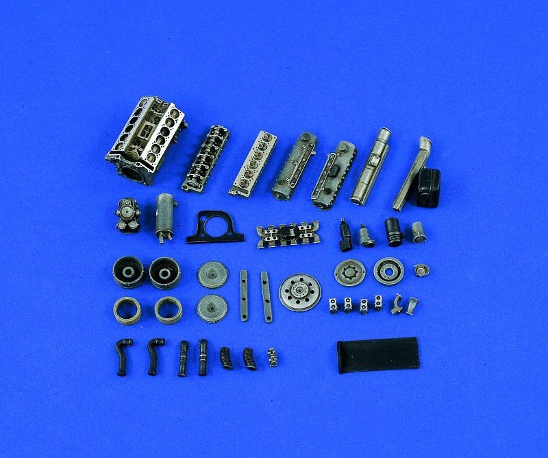 Verlinden 135 Tiger Engine Disassembled, item #1360  