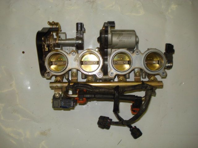 06 07 YAMAHA R6 THROTTLE BODIES #154  