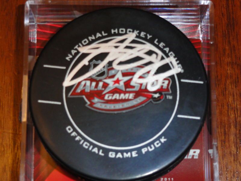 Patrick Kane signed 2011 All Star Game Puck COA RARE  