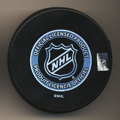 2011 2012 WINTER CLASSIC DUELING NHL PUCK NY RANGERS VS. PHILADELPHIA 