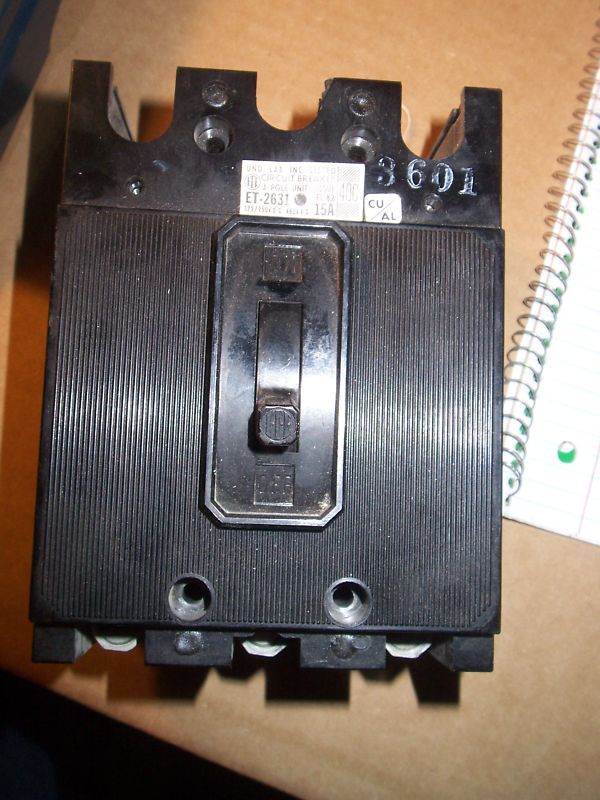 ITE SIEMENS et 2631 15 amp 3 pole circuit breaker  