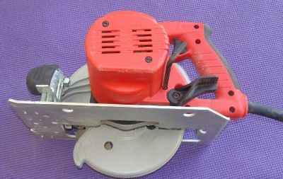 MILWAUKEE 7 1/4 INCH TILT LOK 6390 20 CIRCULAR SAW NICE  