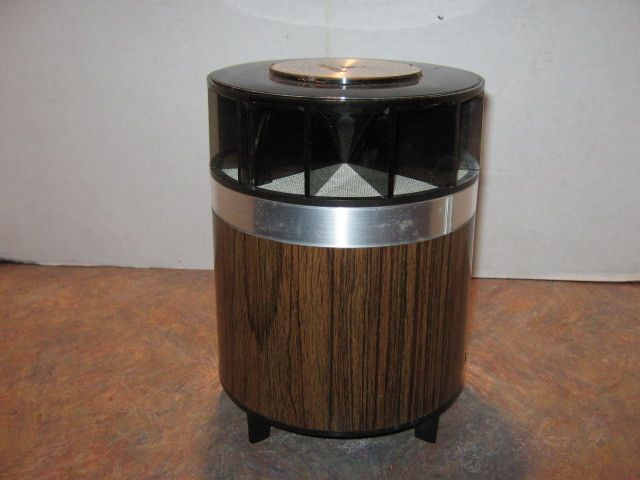 Zenith Solid State Round Table Radio AM   FM AFC 1969  