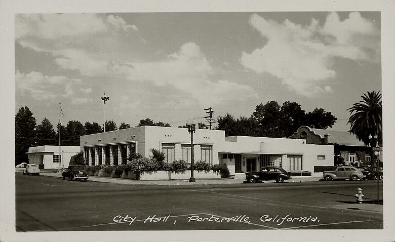 1930s Porterville, CA    REAL PHOTO Tulare County Postcard   OId Cars 