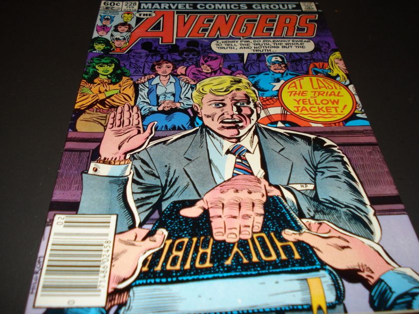 AVENGERS COMIC #228 MIDGRADE+  