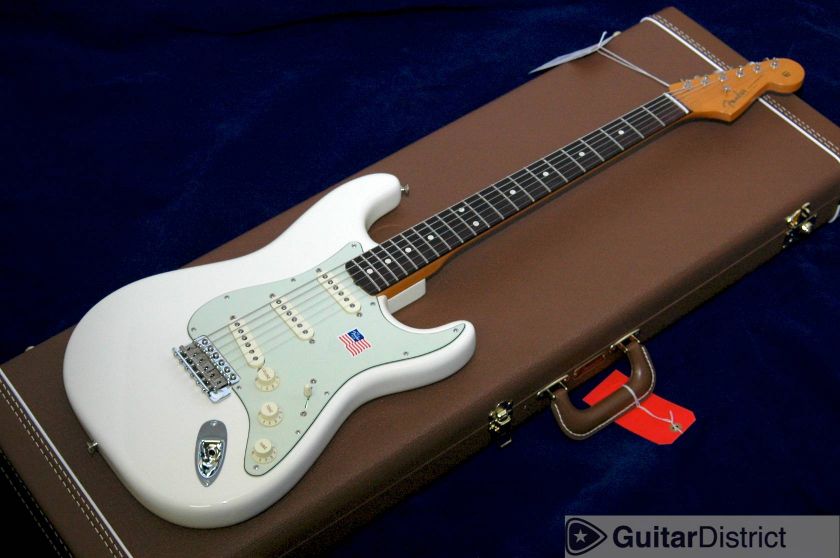 New USA Fender ® Vintage Hot Rod 62, Stratocaster, Strat®, White 