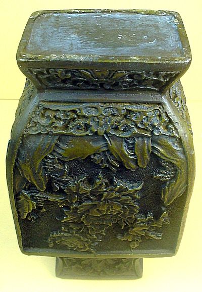   MING DYNASTY BRONZE RECTANGULAR FACETED BALUSTER VASE AND COVER  