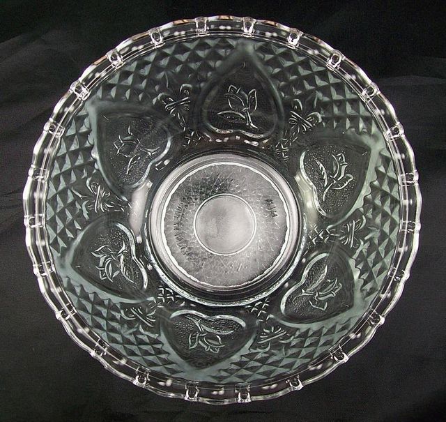 Round Hearts Pressed Glass Candy Dish KIM INDONESIA  