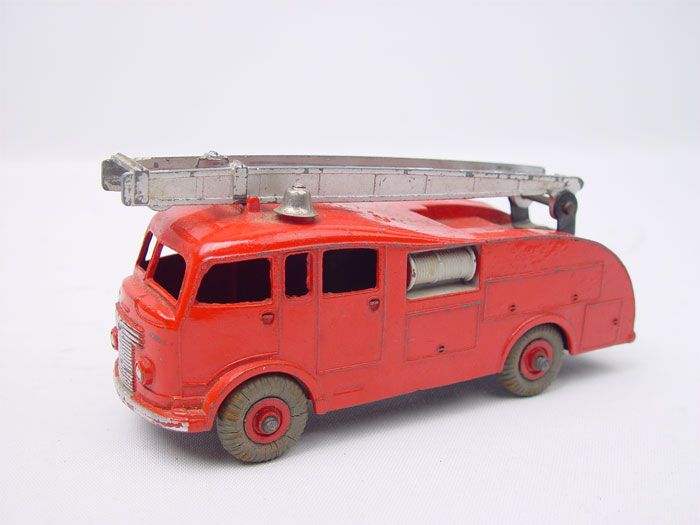 1955 69 Dinky Coomer Fire Engine No. 955 Die Cast Toy  