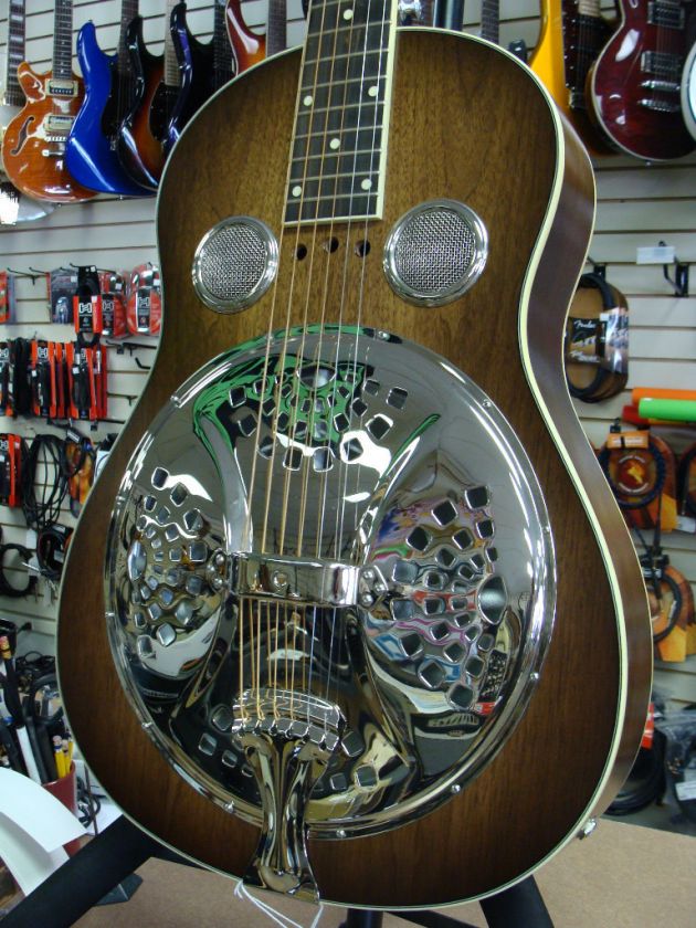 MINT National Model D Walnut   Round Neck Dobro Resonator Guitar A/E 