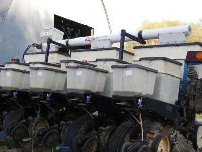 1996 Kinze Planter 2000 Corn and Bean1996 Kinze Planter 2000 Corn and 