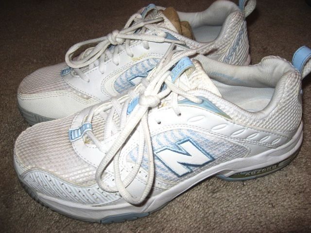 WOMENS NEW BALANCE 782 TENNIS SHOES SZ 9 M  