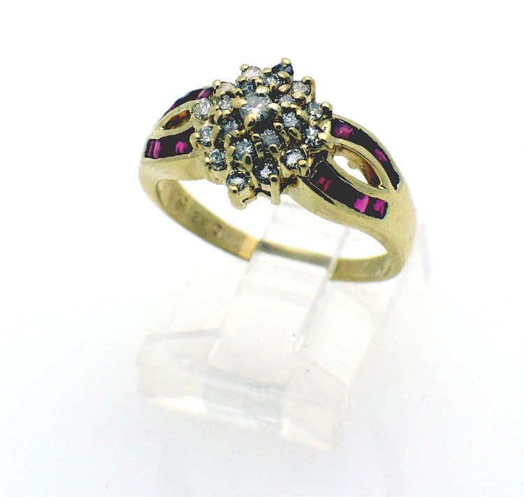 Estate 10k yellow Gold Custer Diamond Ruby Ring size 8  