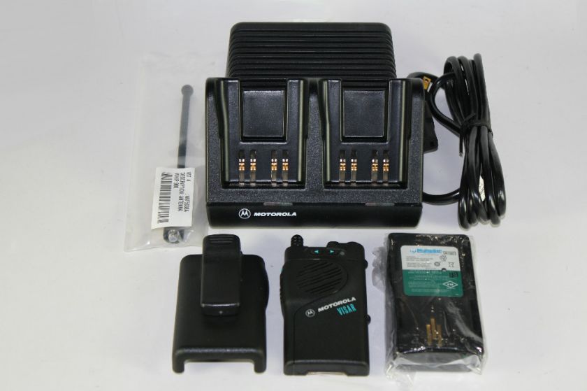 Motorola VISAR 900 MHz Two 2 Way Radio  