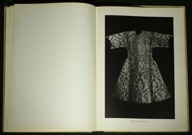BOOK Old Turkish Textile Art silk velvet kaftan Ottoman  