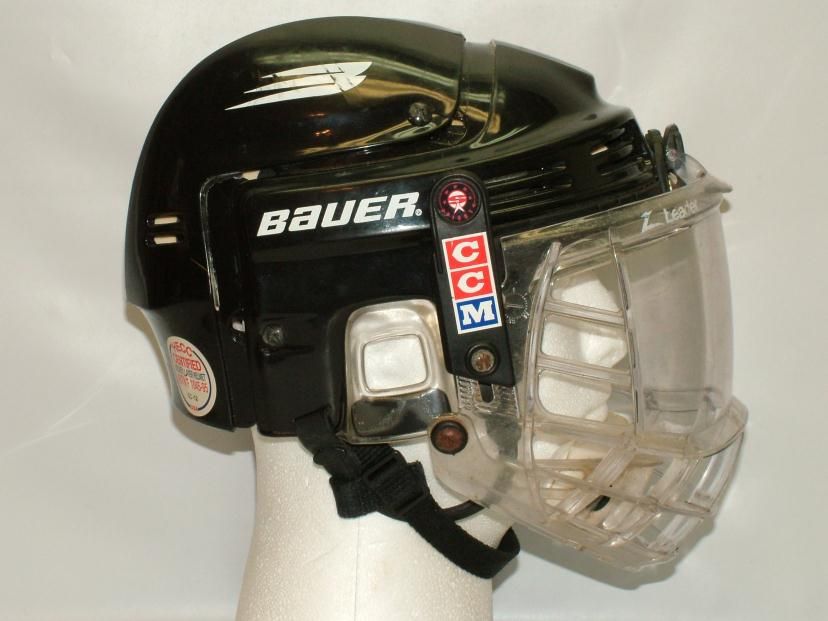 USED BAUER HOCKEY HELMET CCM Z LEADER MEDIUM/SMALL WITH PLASTIC FACE 