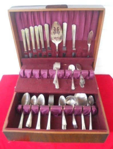 71 Pcs Wm. Rogers Desire Pattern Silverware w/Chest  