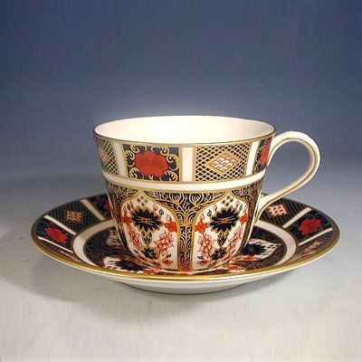 ROYAL CROWN DERBY OLD IMARI TEA CUP & SAUCER  