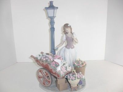 Lladro Flowers For Everyone 01006809 Porcelain Figurine With Damage 