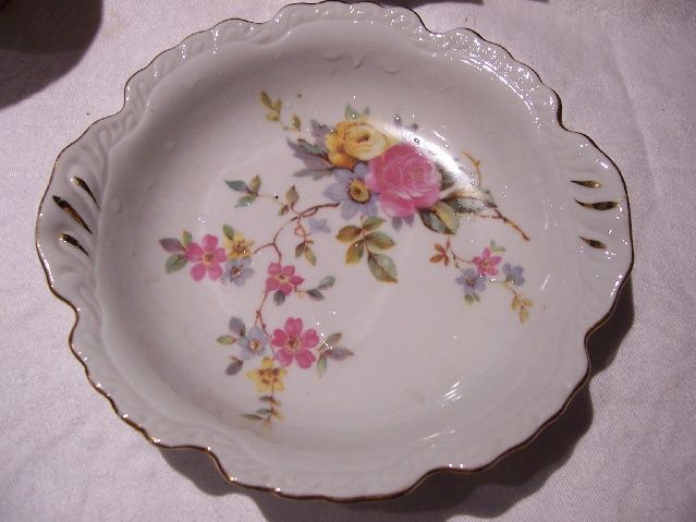 PRETTY VINTAGE OSCAR SCHLEGELMILCH BON BON DISH ROSES  