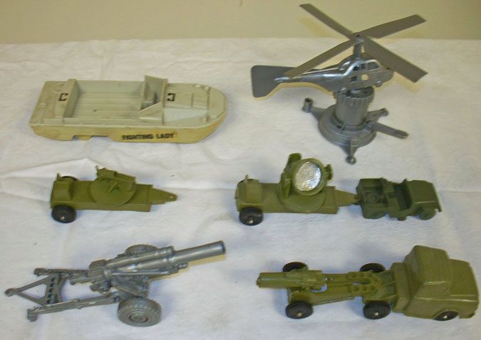 30 Old Army toy men helicopter Fighting Lady ship jeep vintage Marx 