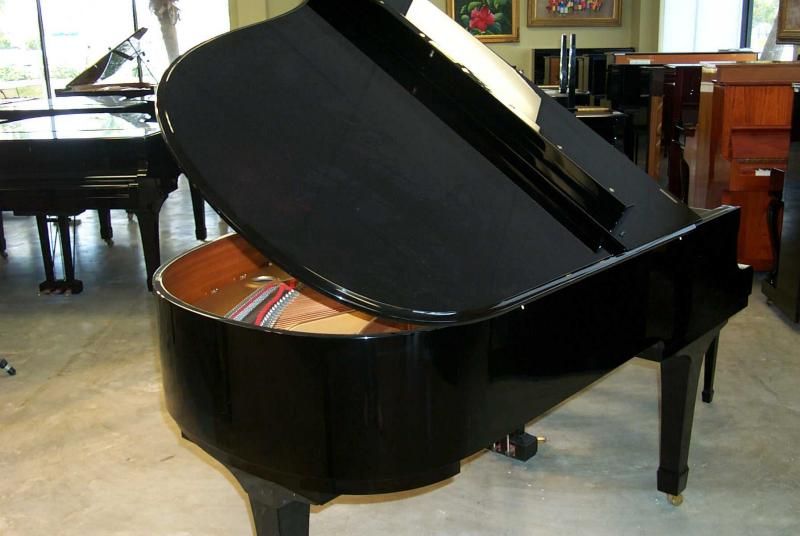 Yamaha 2002 C3 Grand Piano Outlet  